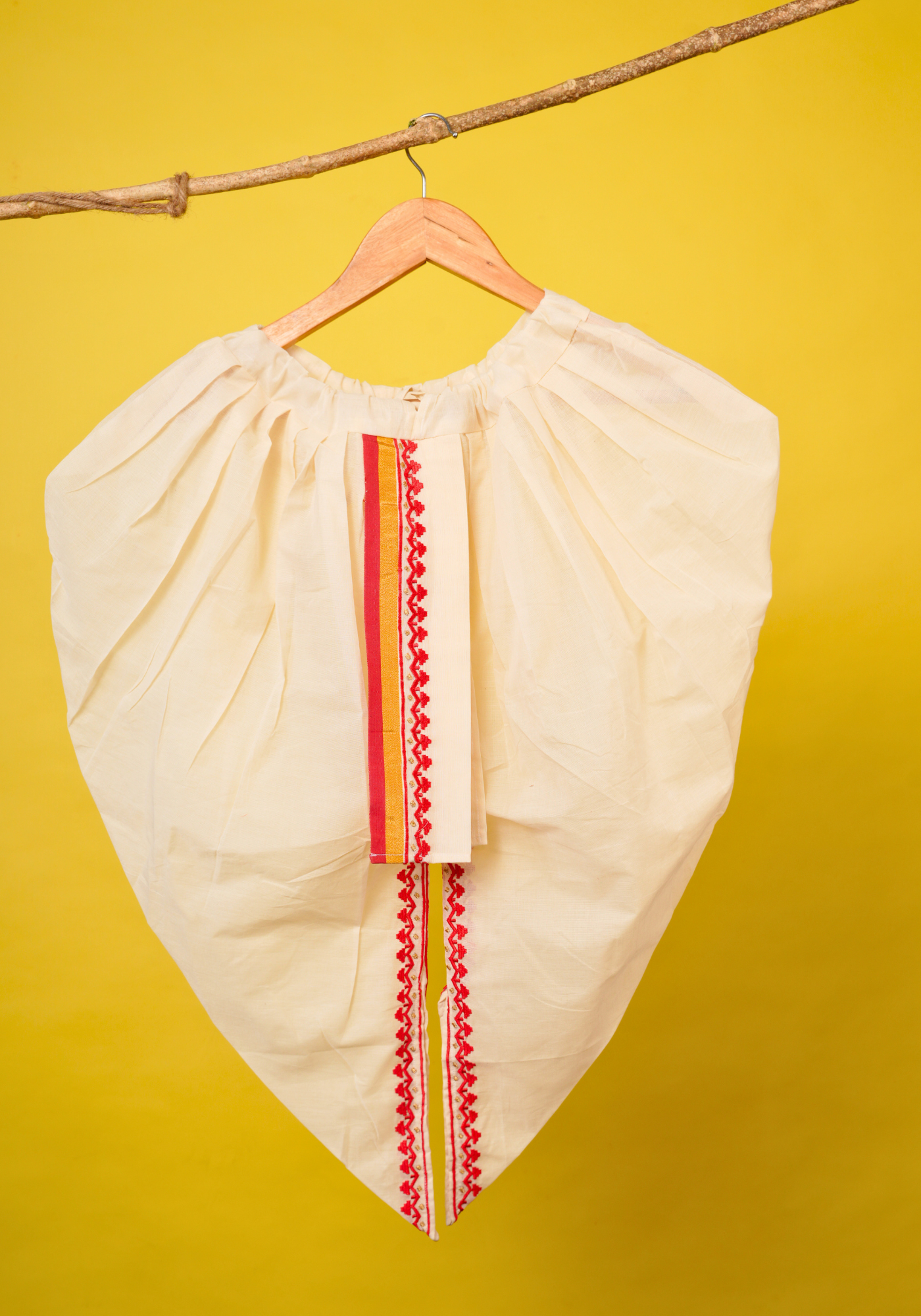PAAN PAATA RED KURTA DHUTI SET