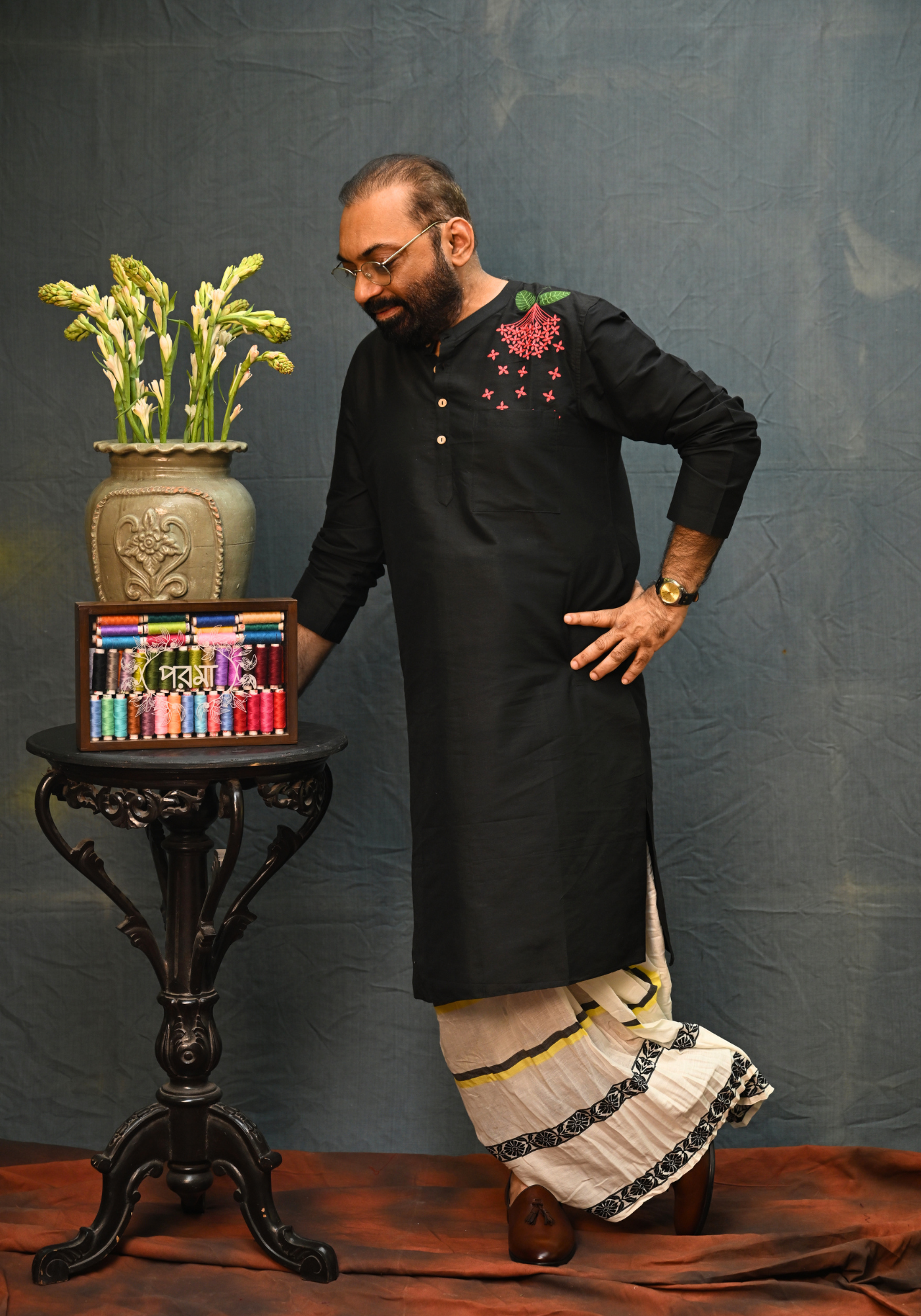 SHANTIPURI KALO SHADA DHUTI