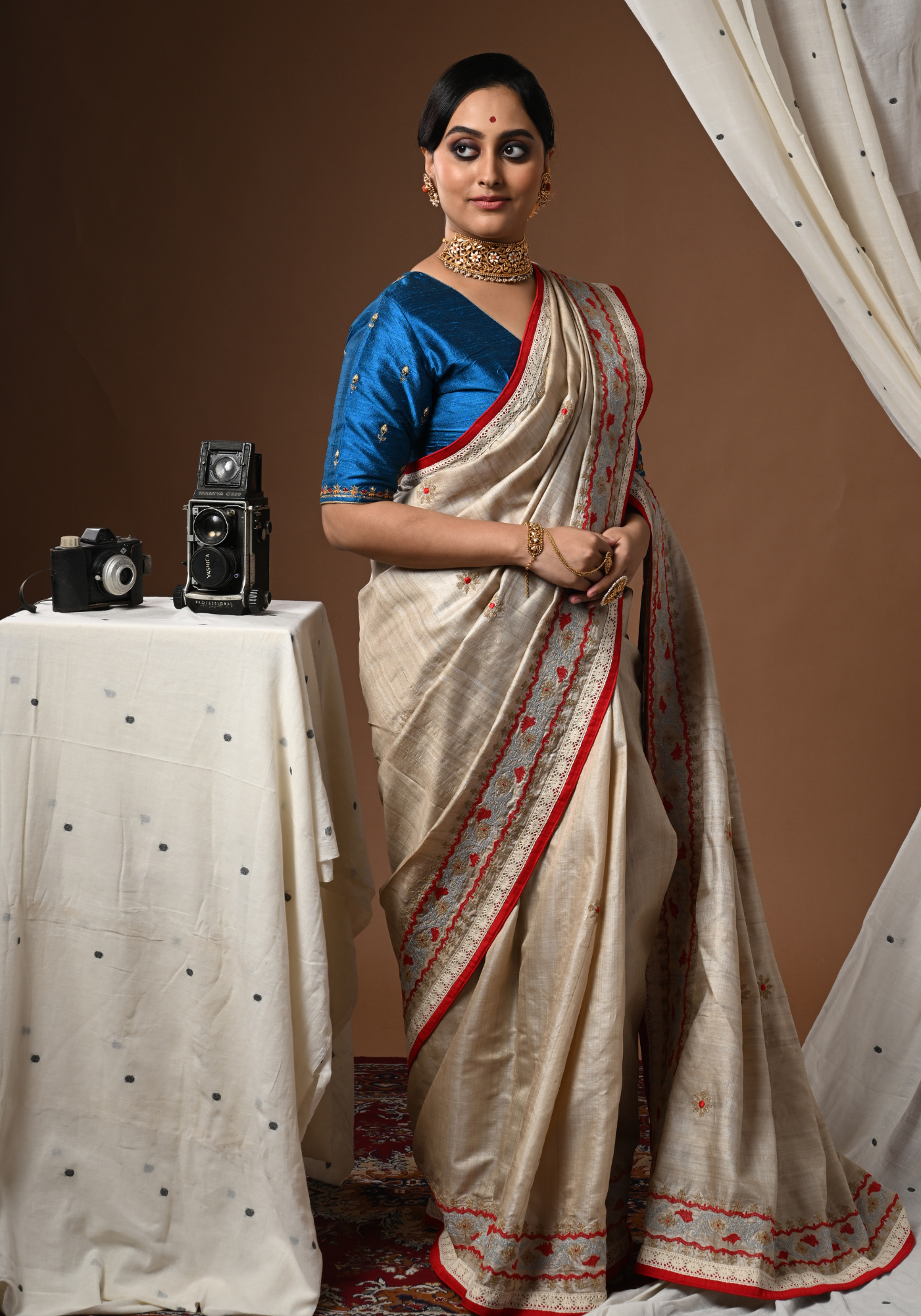 WHITE AND RED KORAT PHOOL SAREE