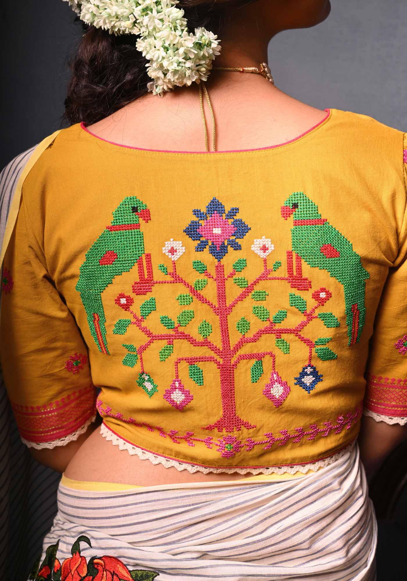 JORA TIYA ASHON BLOUSE
