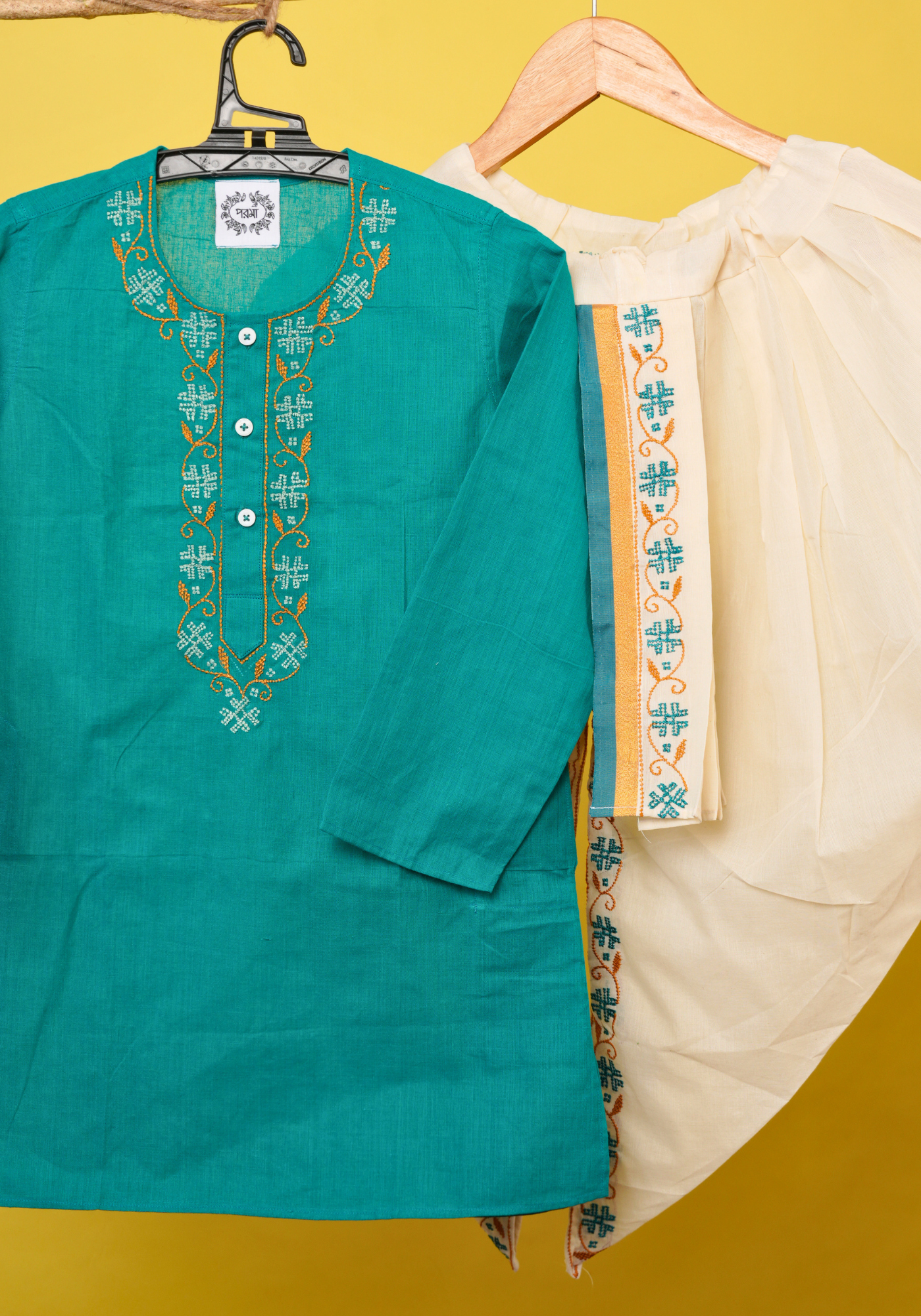 PANNA KURTA DHUTI SET
