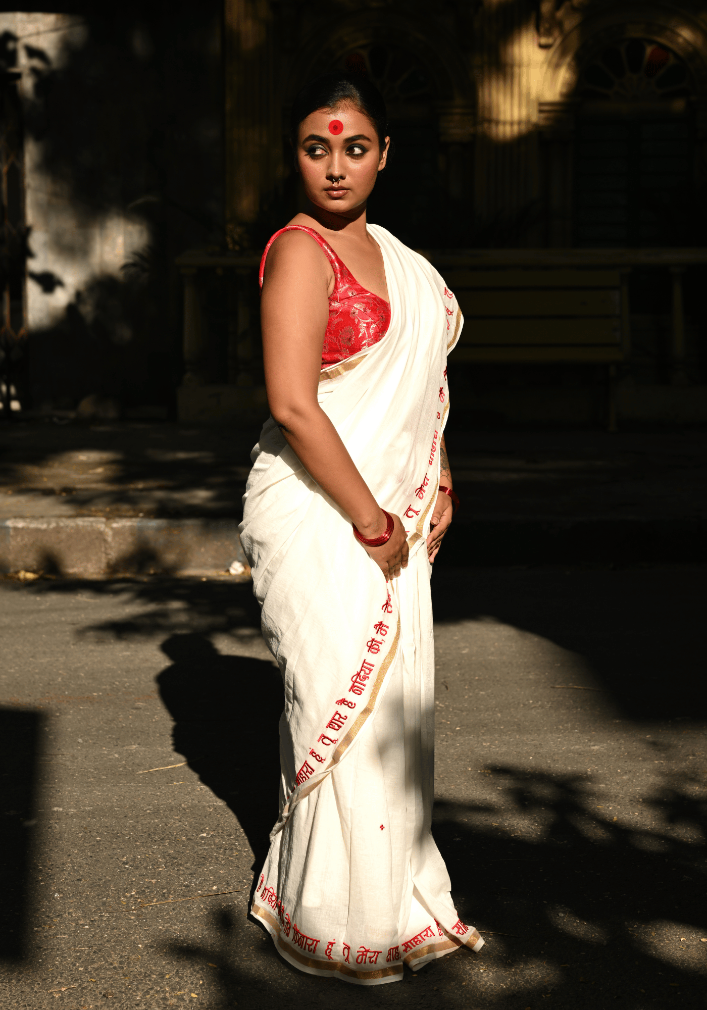 RED BROCADE BHICTORIAS SECRET(SLEEVELESS)