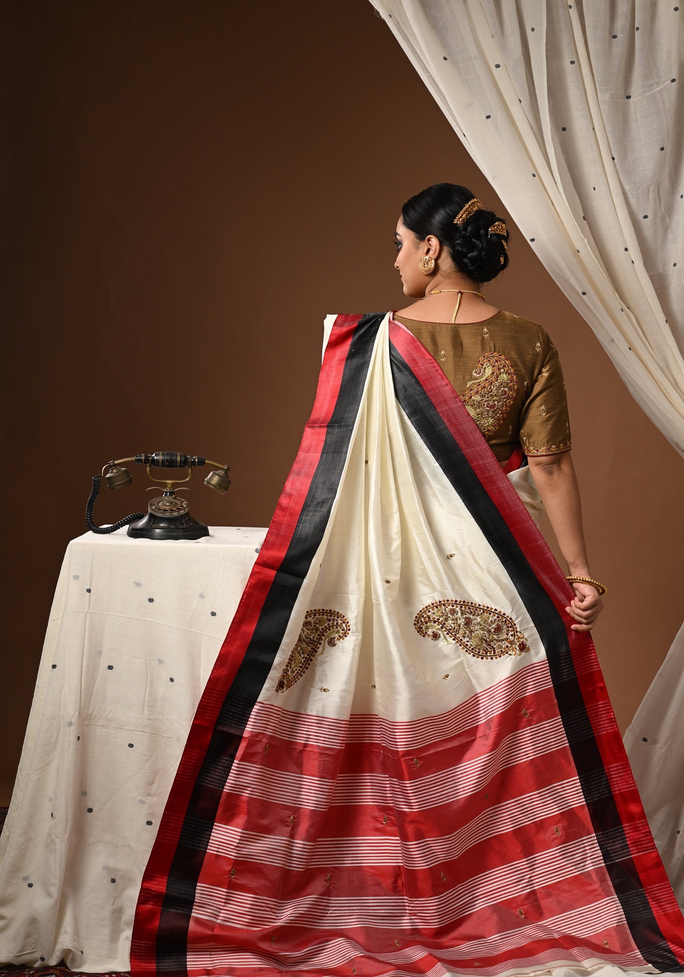MATTE GOLD BIG BALUCHARI KOLKA BLOUSE