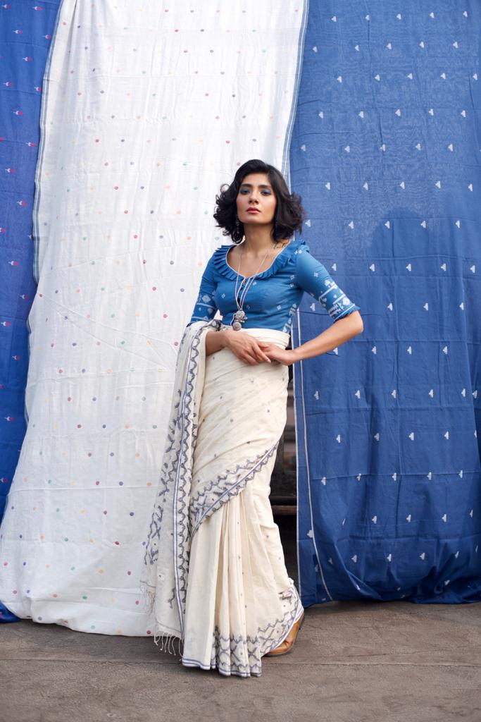 5.2 m Casual Blue and White Jamdani Saree, With Blouse Piece at Rs 2499 in  Kolkata